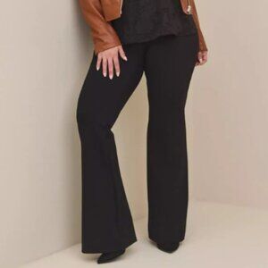 Torrid NWT size 4 Pocket Pixie Flare Studio Luxe Ponte High-Rise Pant